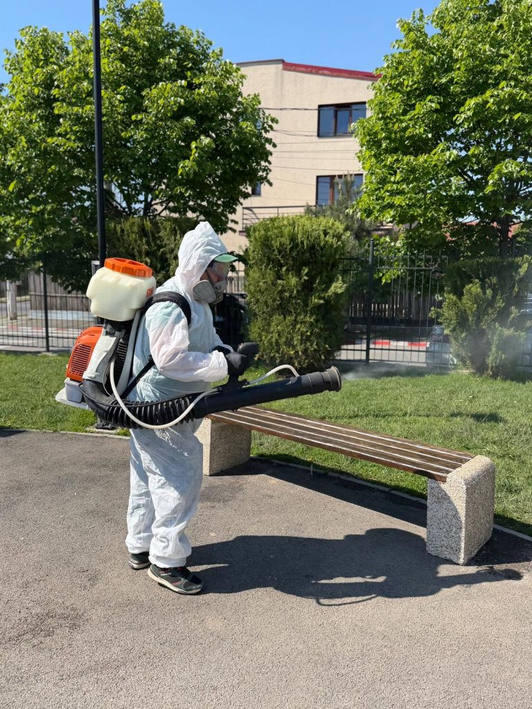 Tratamete pentru combaterea insectelor &icirc;n parcurile din Voluntari